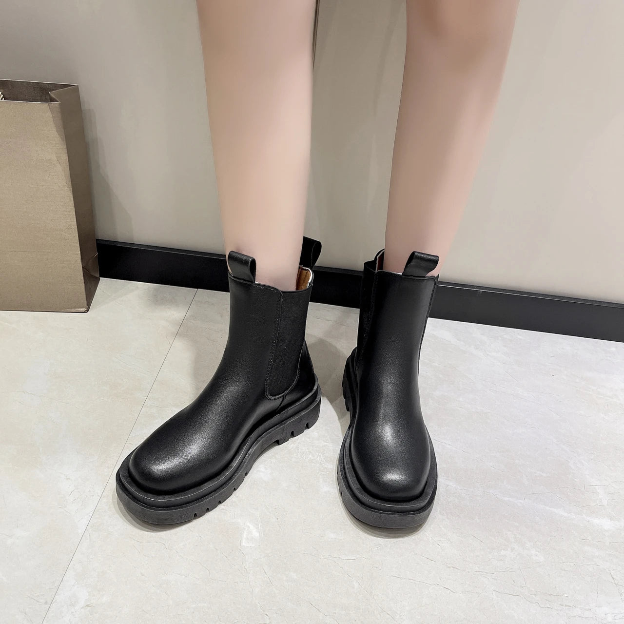 Women Boots Hot Luxury Thick Sole Chelsea Boots Women 2024 New Autumn Flat Casual Boots High Quality Fashion Shoes for Women